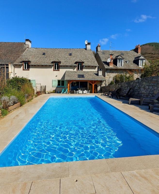 Maison traditionnelle - 175 m² - 9 pièces