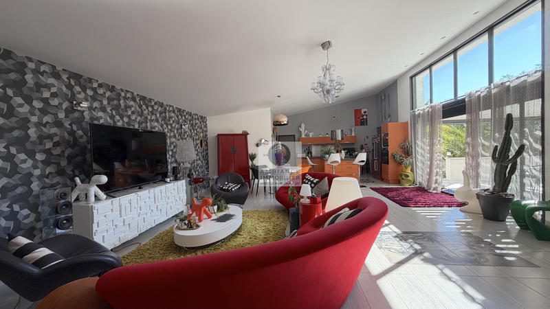 Maison - 181 m² - 7 pièces