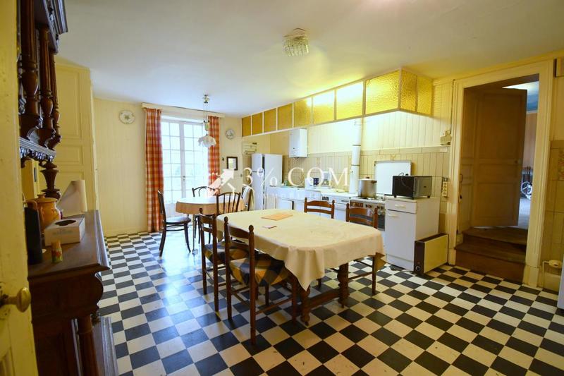 Propriété - 264 m² - 11 pièces