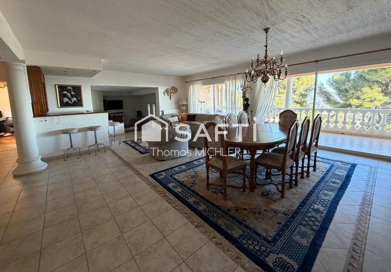 Villa - 378 m² - 10 pièces