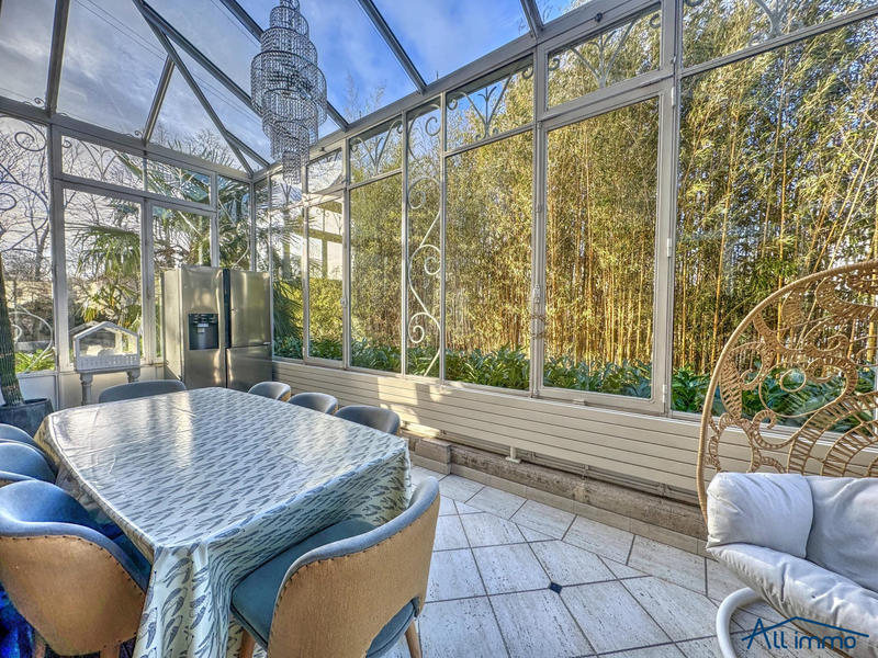 Maison - 280 m² - 7 pièces