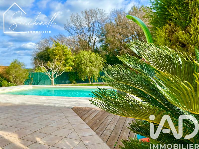 Maison - 253 m² - 10 pièces