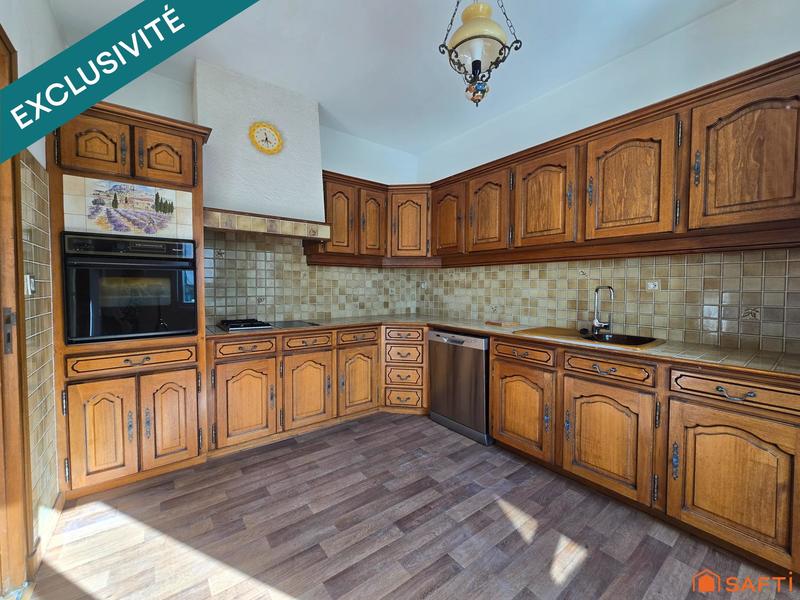 Maison - 225 m² - 10 pièces