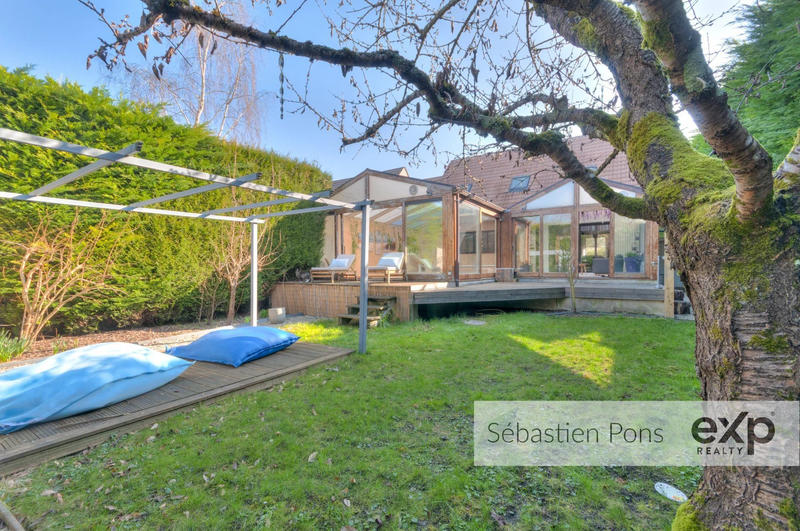 Maison - 177 m² - 7 pièces