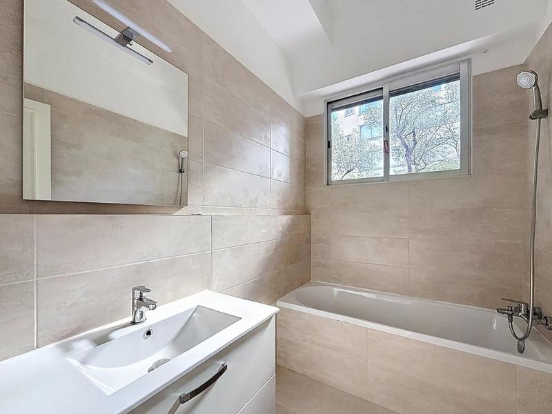 Appartement - 98 m² - 4 pièces