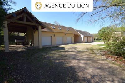 Maison en pierre - 190 m² - 8 pièces