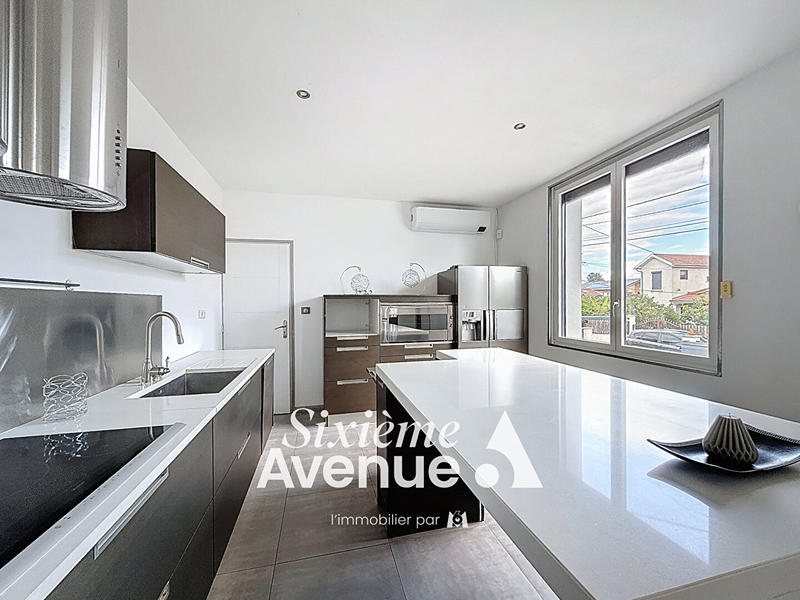 Maison - 111 m² - 4 pièces