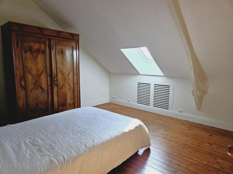 Maison - 200 m² - 8 pièces