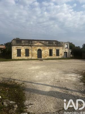 Maison - 300 m² - 4 pièces