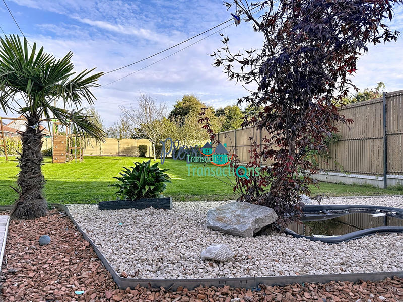 Maison traditionnelle - 171 m² - 7 pièces