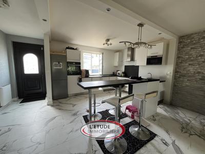 Maison - 93 m² - 5 pièces