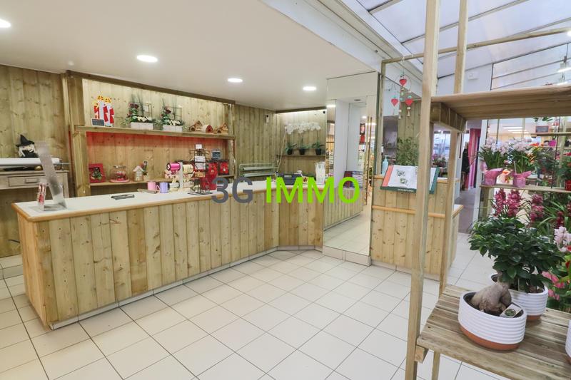 Local commercial - 261 m² - 6 pièces