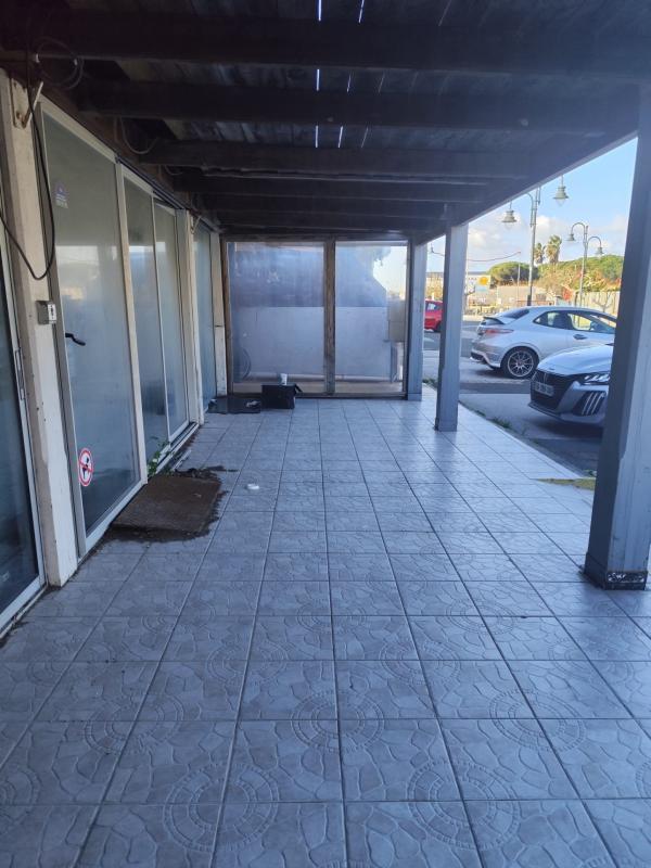 Local commercial - 180 m²