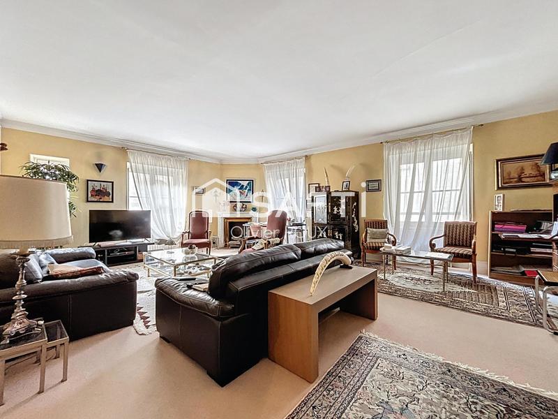 Appartement - 180 m² - 6 pièces