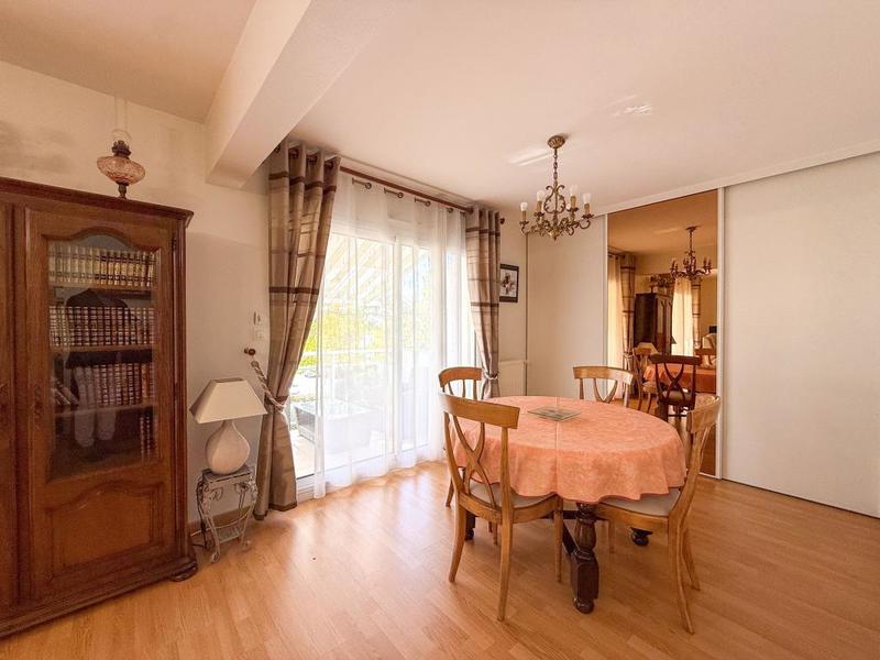 Appartement - 81 m² - 3 pièces