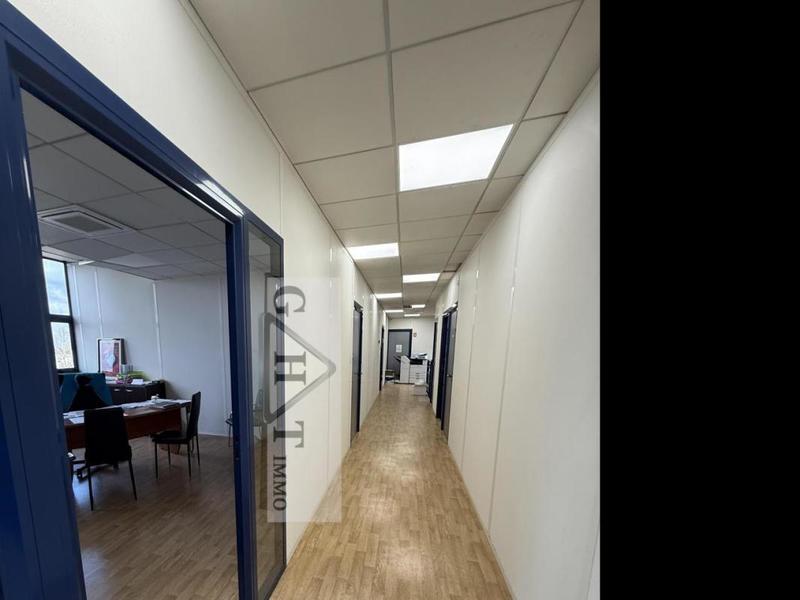 Entrepôt - 1 990 m²