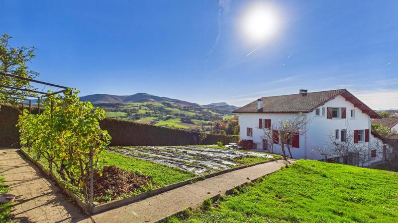 Maison traditionnelle - 134 m² - 4 pièces