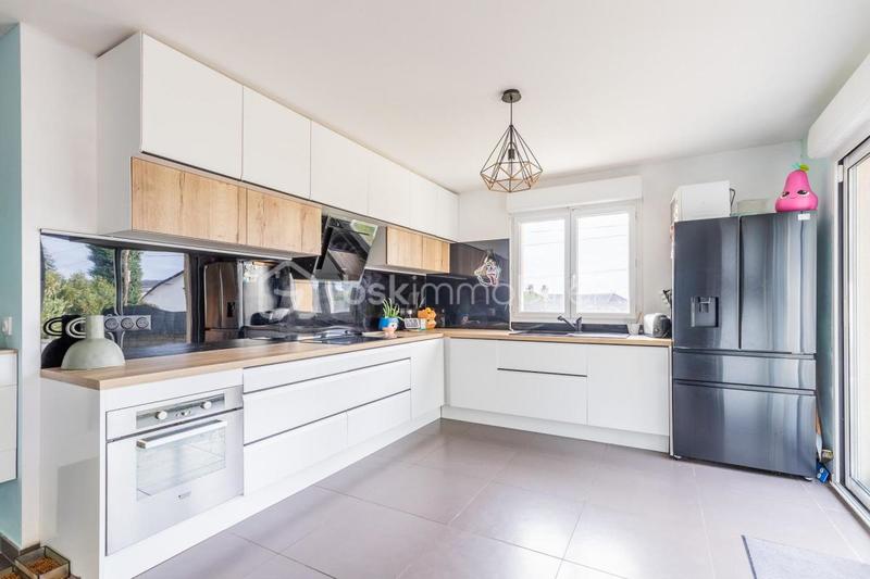 Maison - 94 m² - 5 pièces