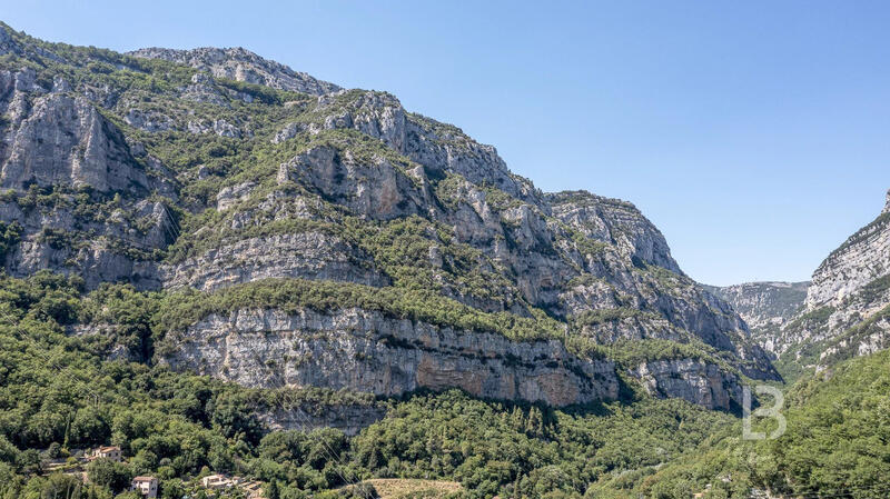 Maison - 500 m² - 20 pièces