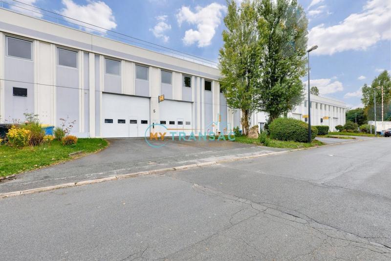 Local d'activité / Entrepôt - 1 077 m²