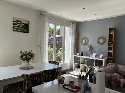 Maison traditionnelle - 115 m² - 7 pièces