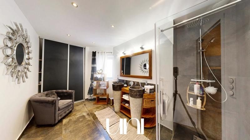 Maison - 500 m² - 13 pièces