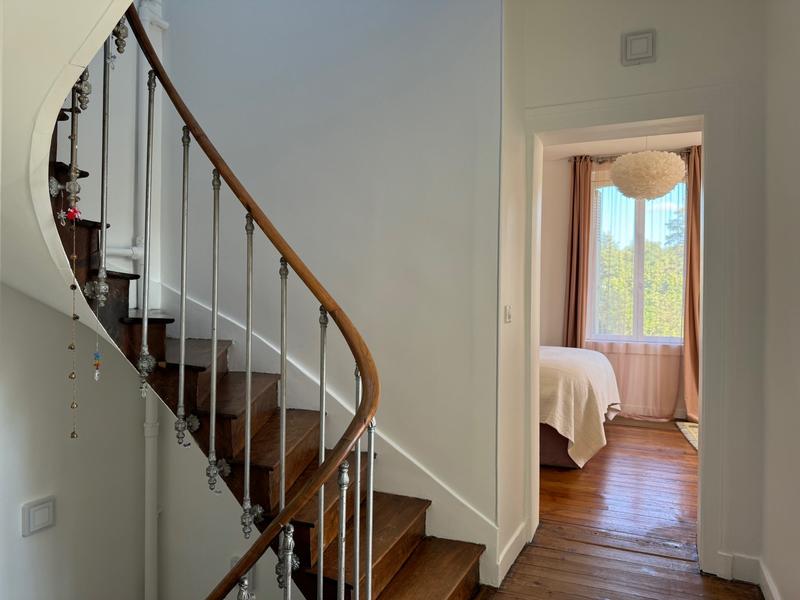 Maison - 195 m² - 9 pièces