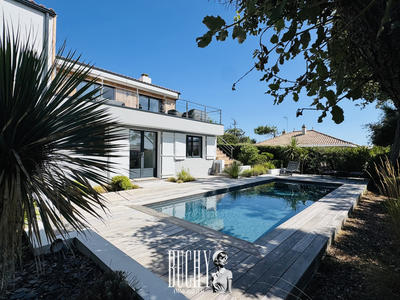 Maison - 180 m² - 6 pièces