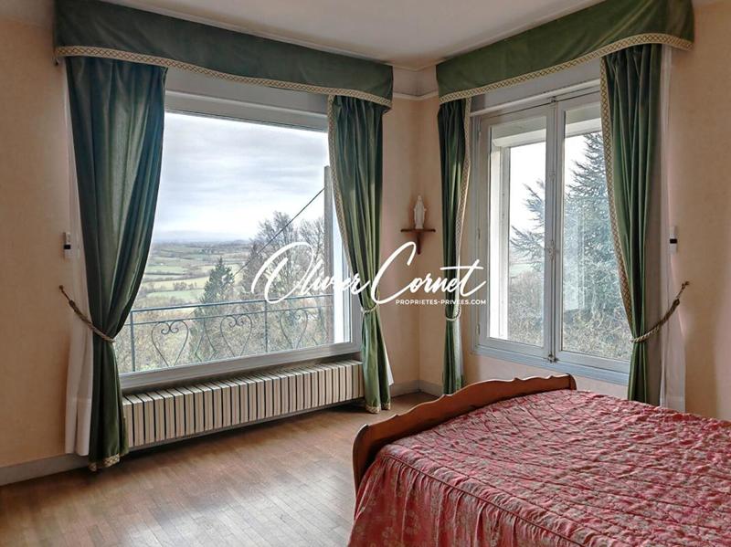 Maison - 230 m² - 7 pièces