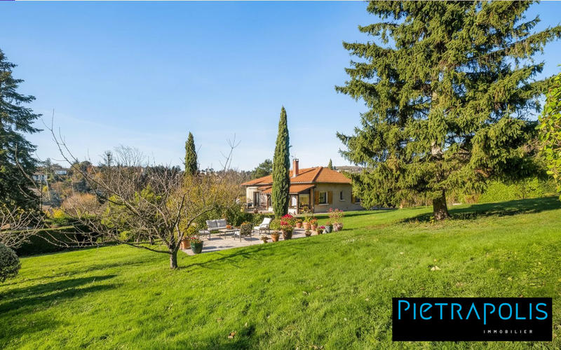 Maison - 220 m² - 5 pièces