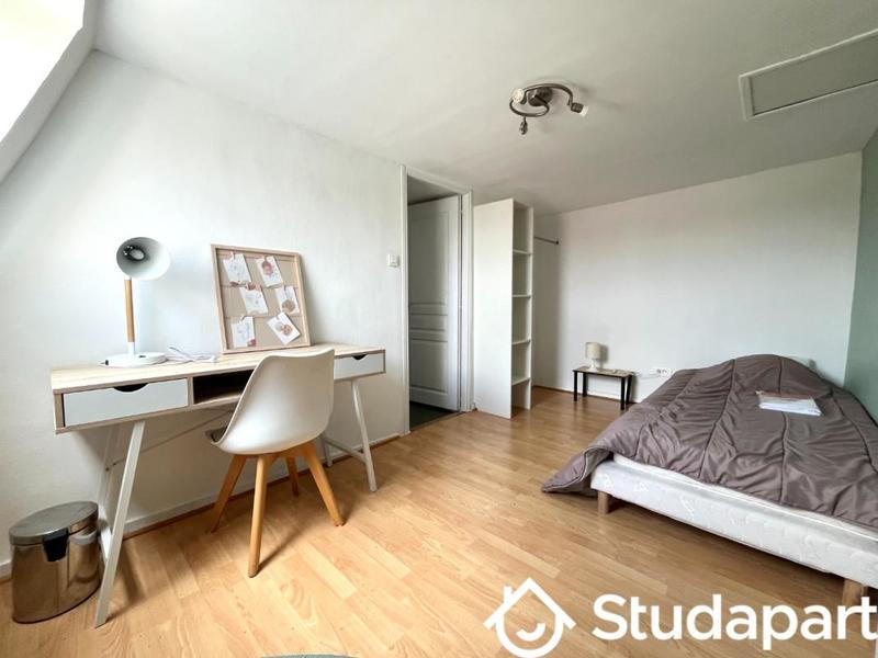 Chambre - 13 m² - 1 pièce