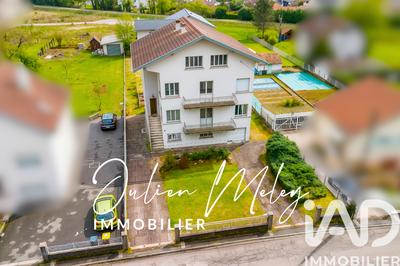 Maison - 185 m² - 10 pièces