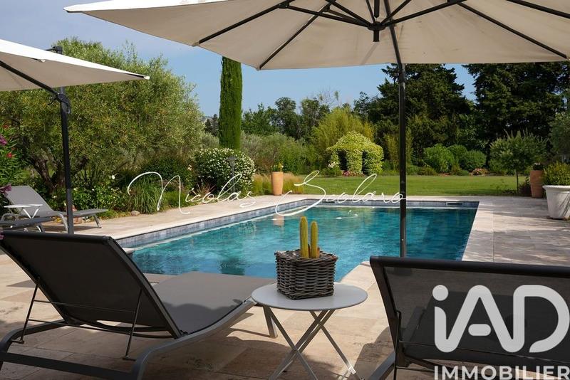 Maison - 310 m² - 8 pièces