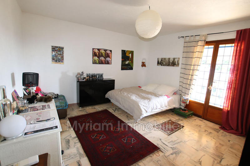 Maison - 265 m² - 8 pièces