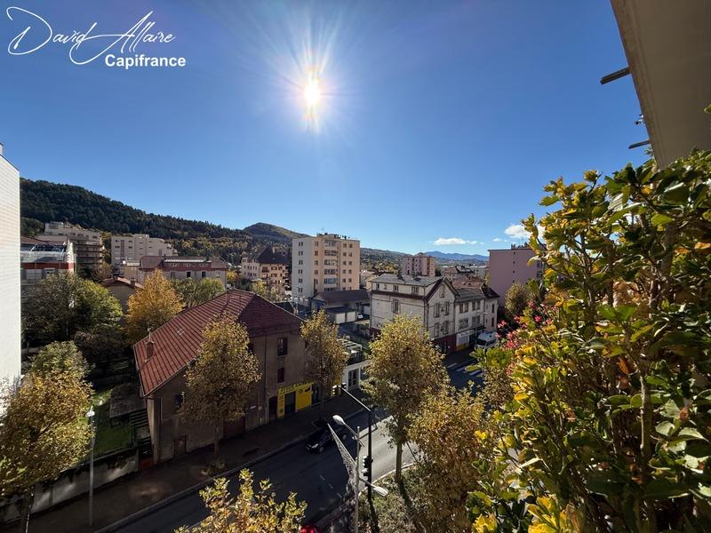 Appartement - 81 m² - 3 pièces