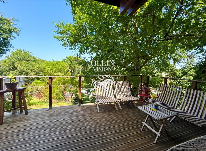 Maison - 200 m² - 8 pièces