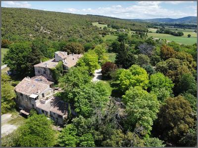 Maison - 800 m² - 32 pièces