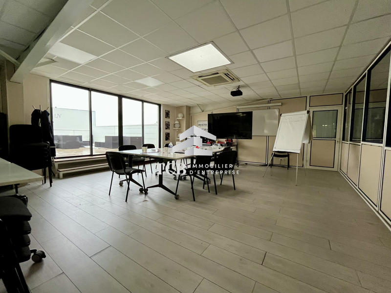 Local d'activités - 2 358 m²