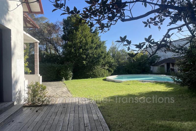 Propriété - 206 m² - 9 pièces