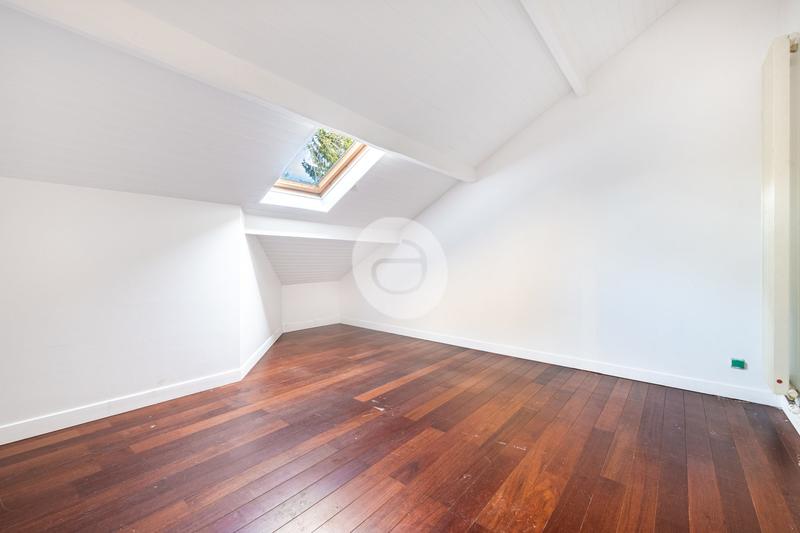 Maison - 427 m² - 14 pièces