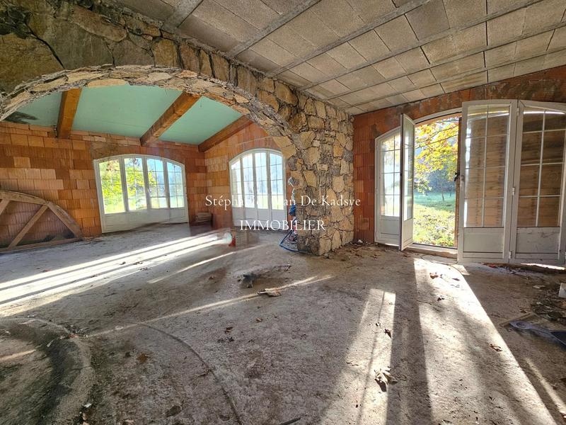 Propriété - 188 m² - 5 pièces