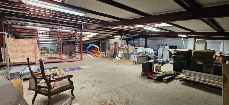 Entrepôt - 1 651 m²