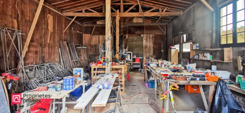 Maison - 227 m² - 9 pièces