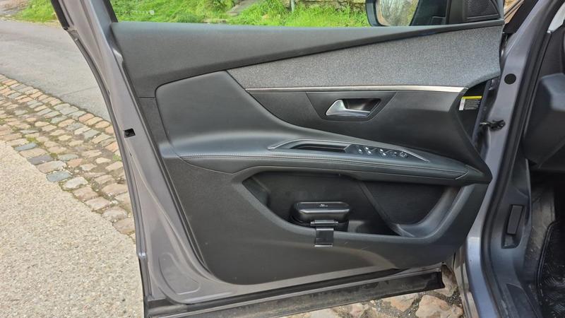 Peugeot 5008 II 1.5 BlueHDi 130 Eat8 Allure - 7 places Automatique