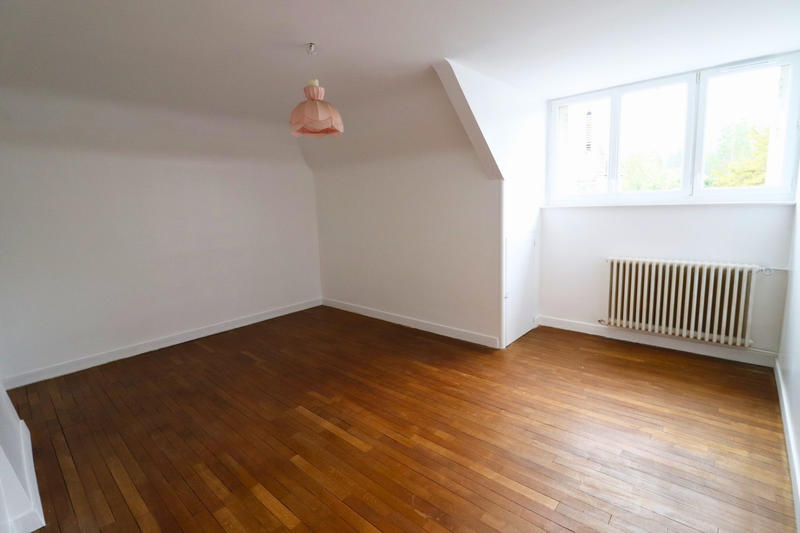 Maison traditionnelle - 152 m² - 6 pièces