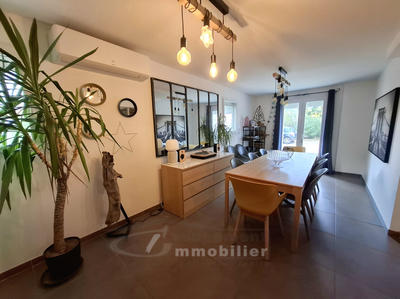 Maison - 174 m² - 8 pièces