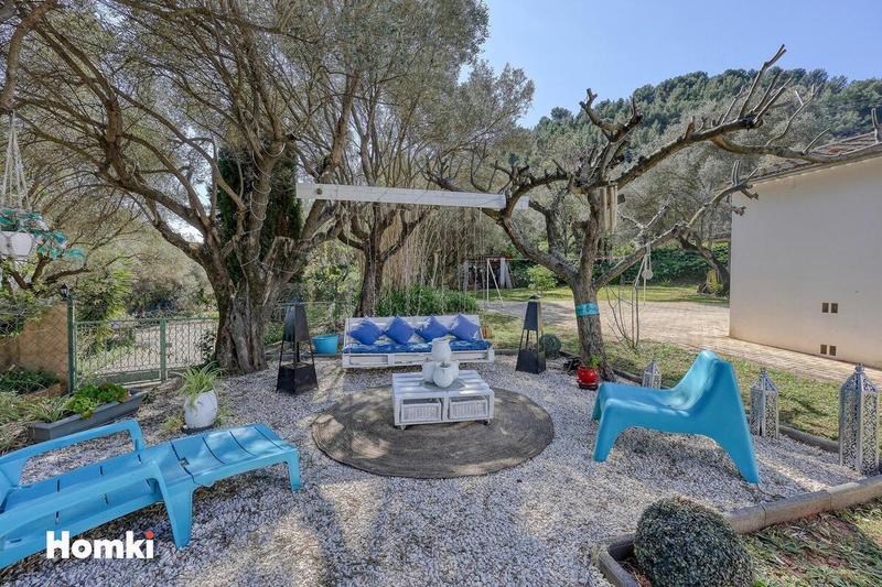 Maison - 207 m² - 6 pièces