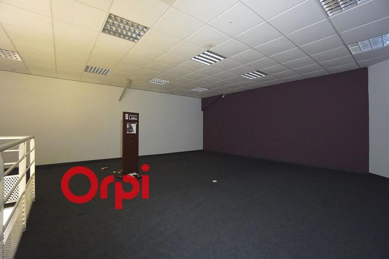 Local commercial - 592 m²