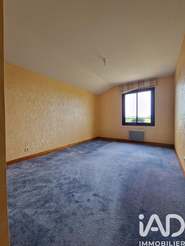 Maison - 242 m² - 10 pièces