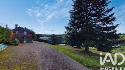 Maison - 406 m² - 18 pièces